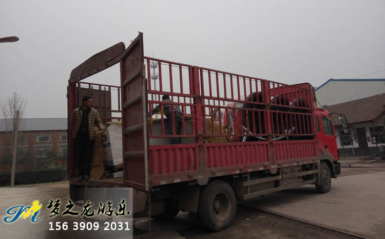 電瓶碰碰車，和諧號軌道小火車發(fā)貨